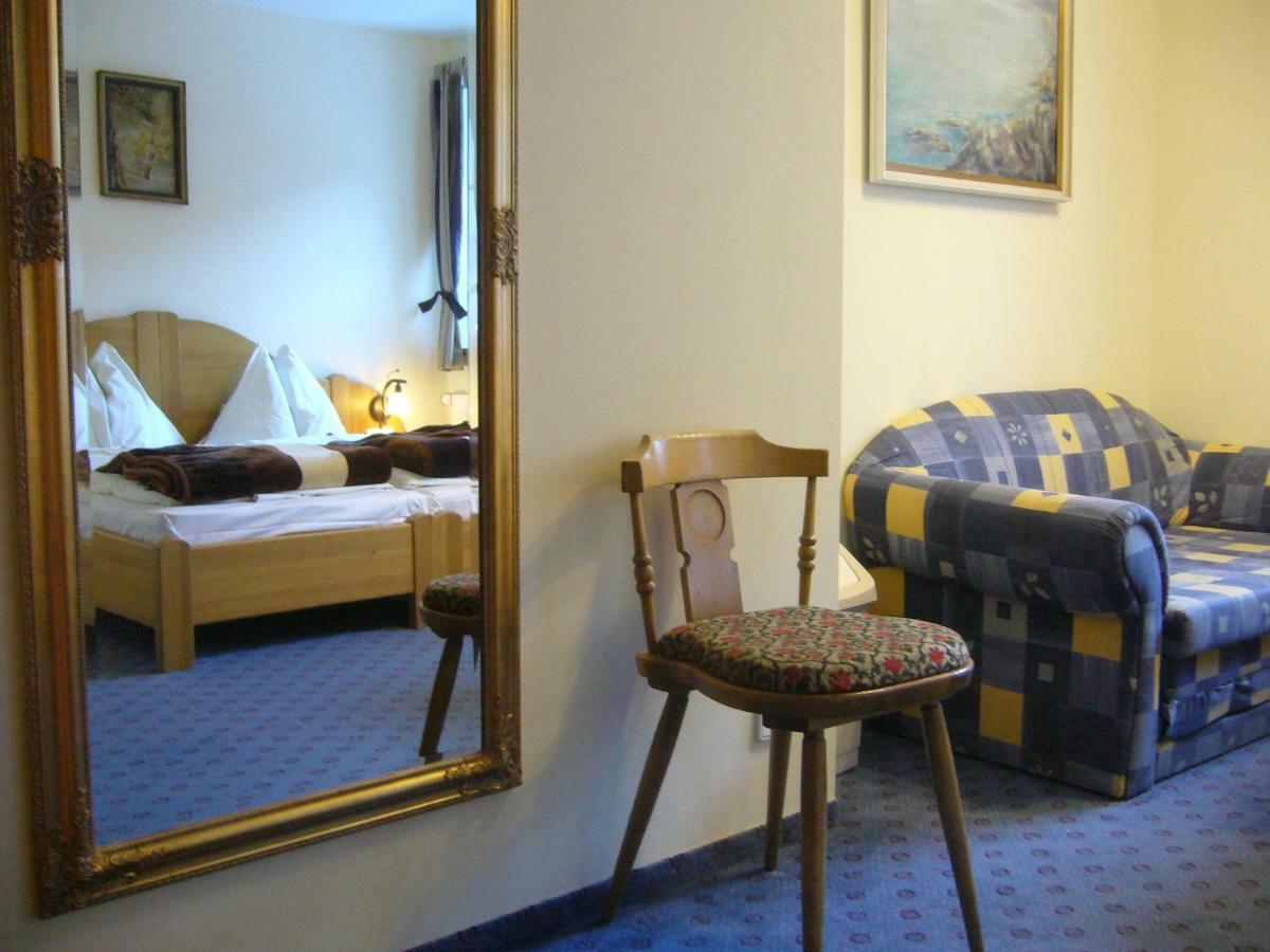 Hotel Hutmannshaus Kremsbrücke エクステリア 写真